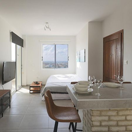 Eden Blue-Horizon 1B, Paphos, Sea View, Pool Apartment Konia Exterior photo